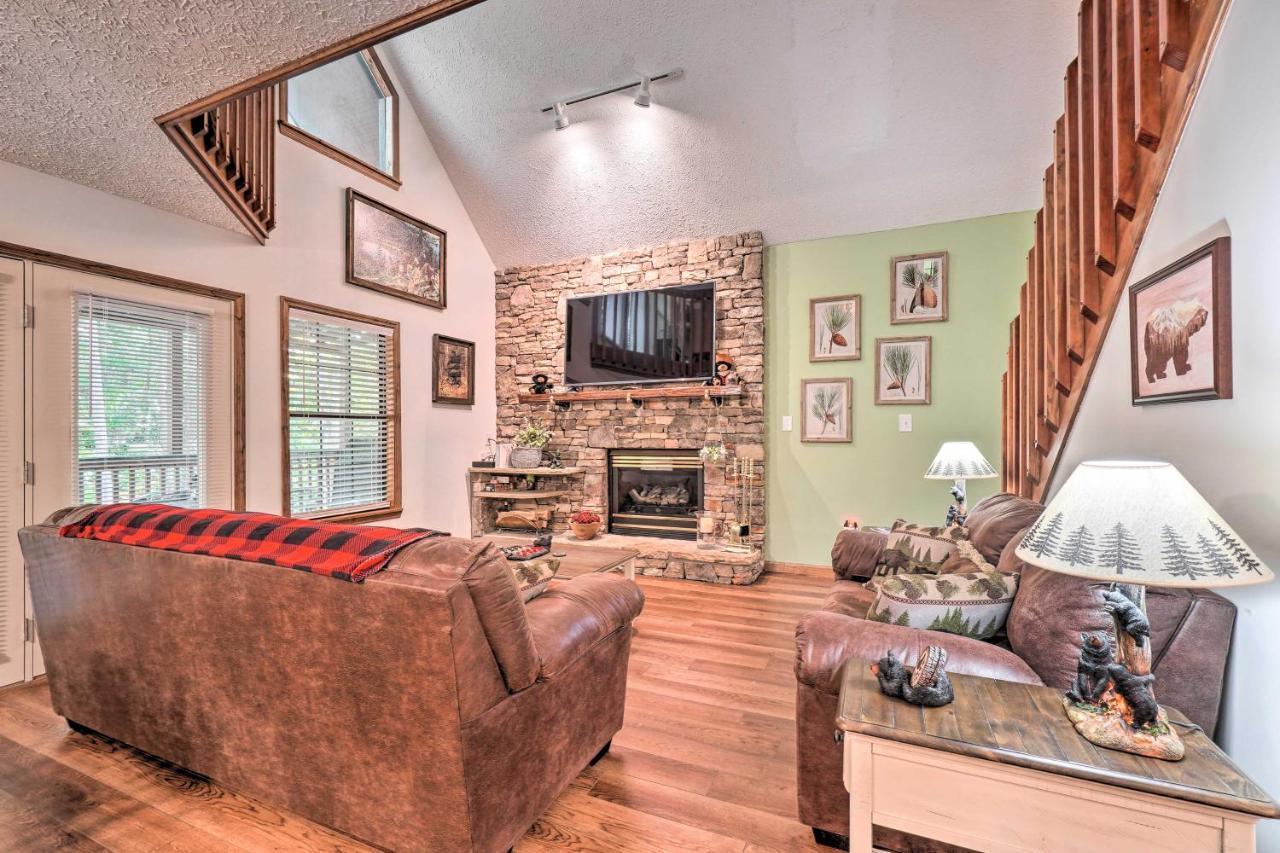 Picturesque Pigeon Forge Cabin With Mountain Views ภายนอก รูปภาพ