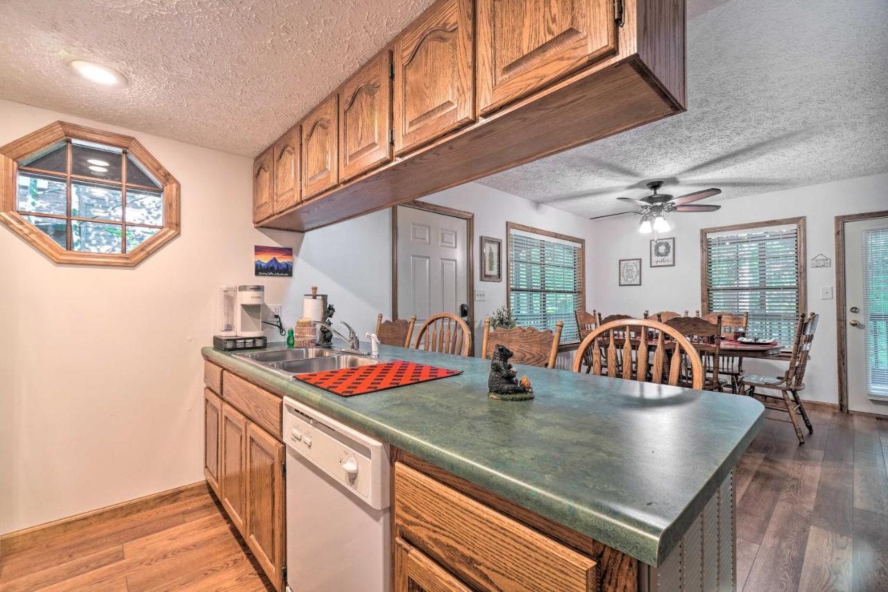 Picturesque Pigeon Forge Cabin With Mountain Views ภายนอก รูปภาพ