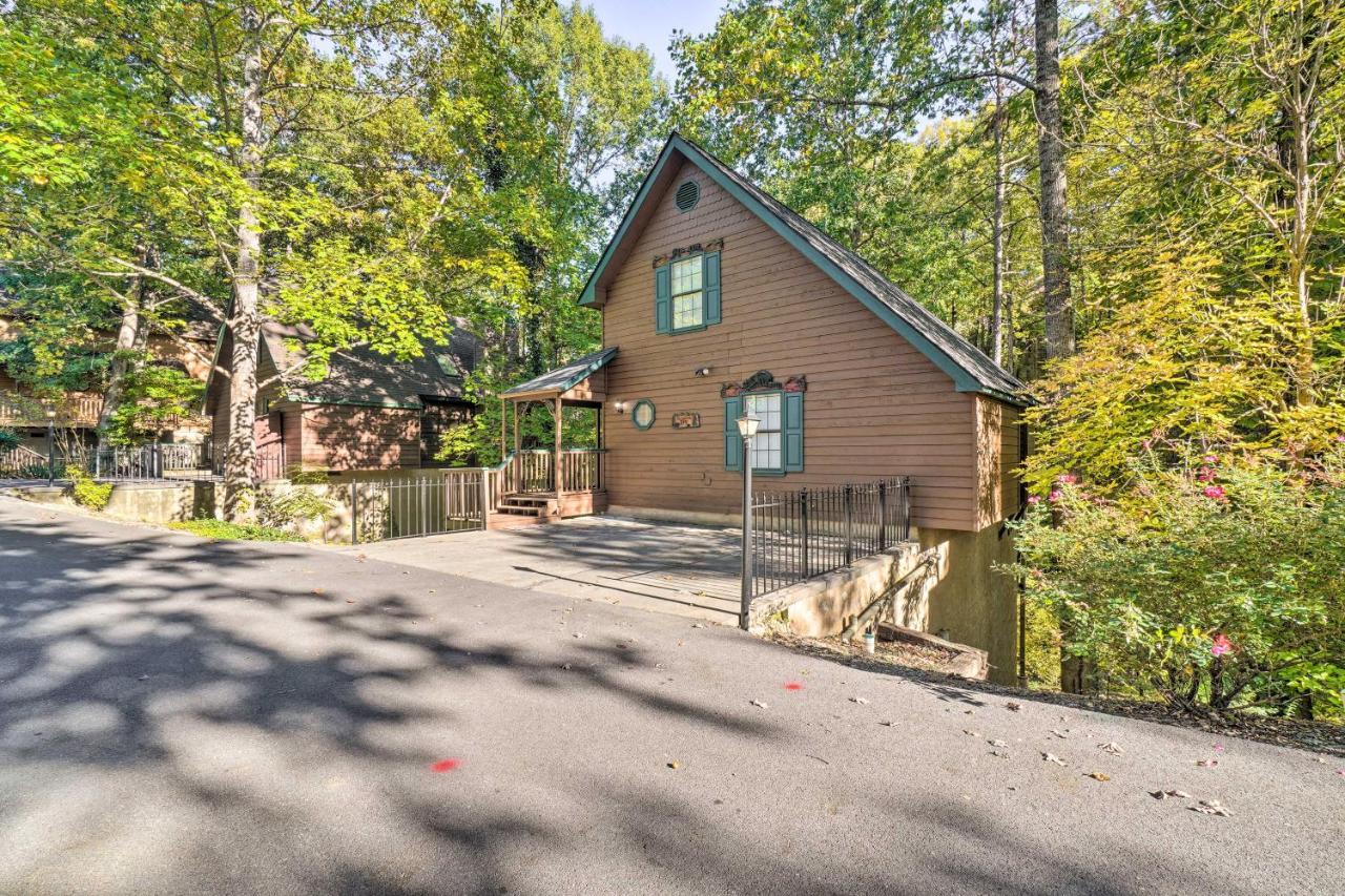 Picturesque Pigeon Forge Cabin With Mountain Views ภายนอก รูปภาพ